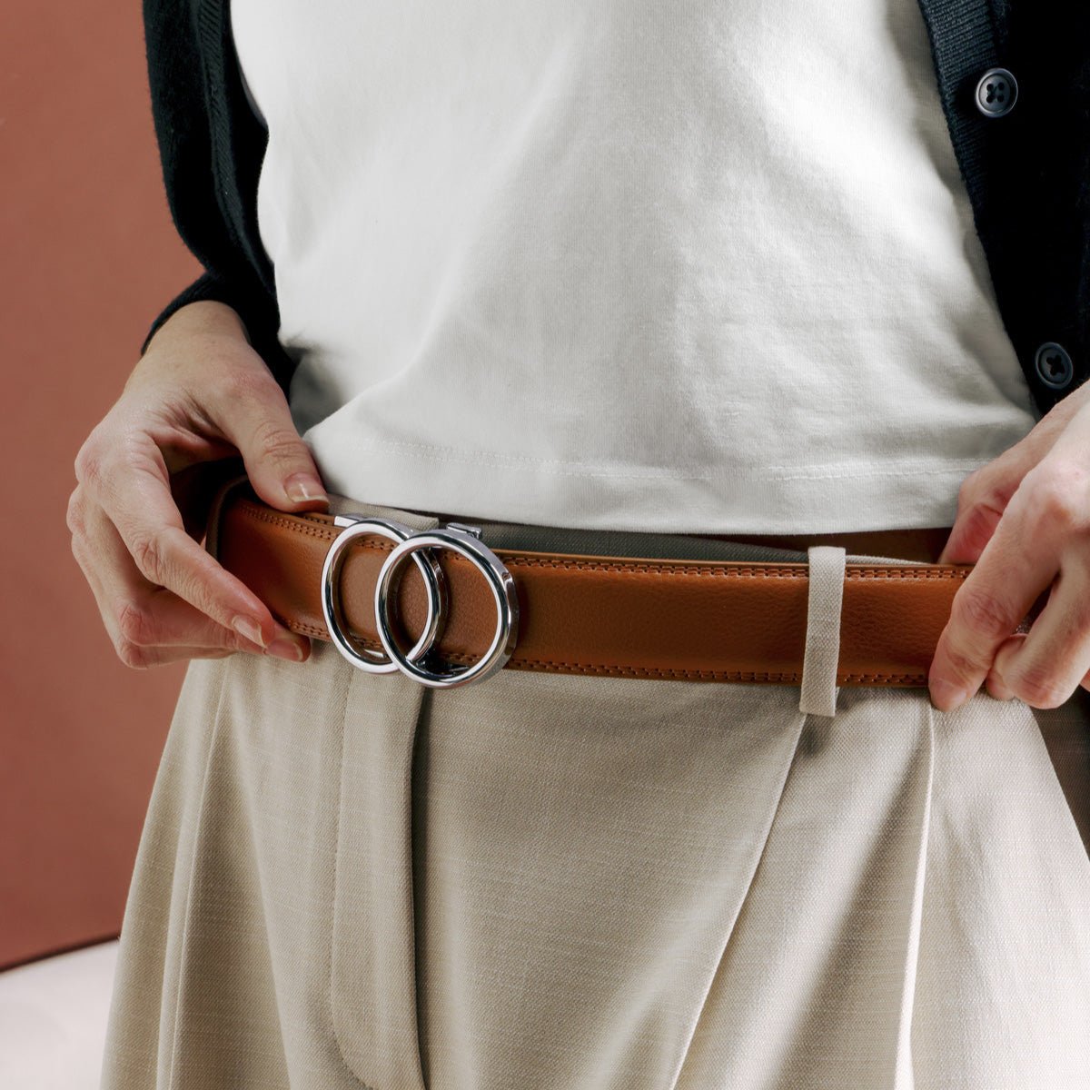 Belt intelligente and without trou, 600x plus précise, ajustement parfait to the size, conçue for the women, buckle automatic, model Haydenu by Zictor