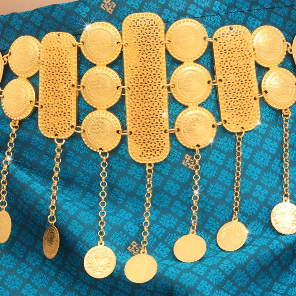 Belt Alternant Medaillons And Plaquettes Golden With Pendentifs Model Taj by Zictor