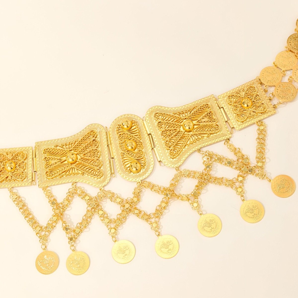 Belt Golden With Pendentifs Qui Sentrelacent Model Arley by Zictor
