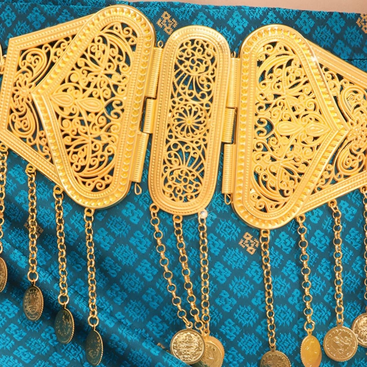 Belt With Pendentifs And Medaillons TO Motifs Model Aki by Zictor