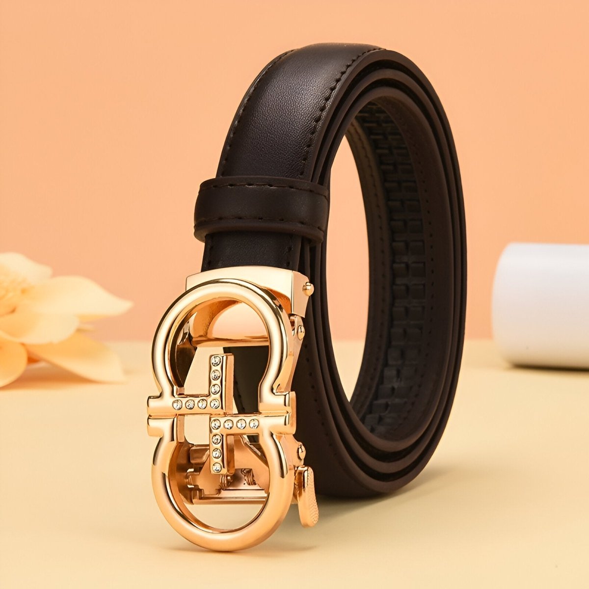 Belt auBerkeRayyanyatique in leather to buckle golden oméga, model Ole - Zictor