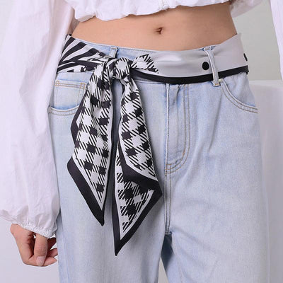 Silk Foulard Belt Black White Geometric Print - Model Bayley
