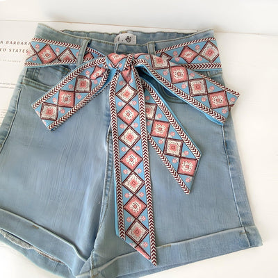 Belt With Abstract Geometric Square Motifs - Model Sashai