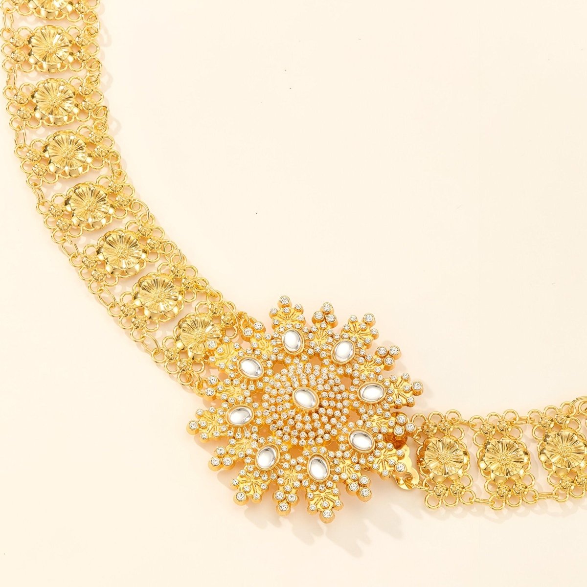 Belt Golden With Buckle In Forme Of Soleil Ornee Of Pierres Model Sage by Zictor